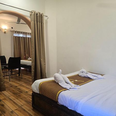Hotel Vyankatesh & Pure Veg Restaurant Mahābaleshwar Екстериор снимка