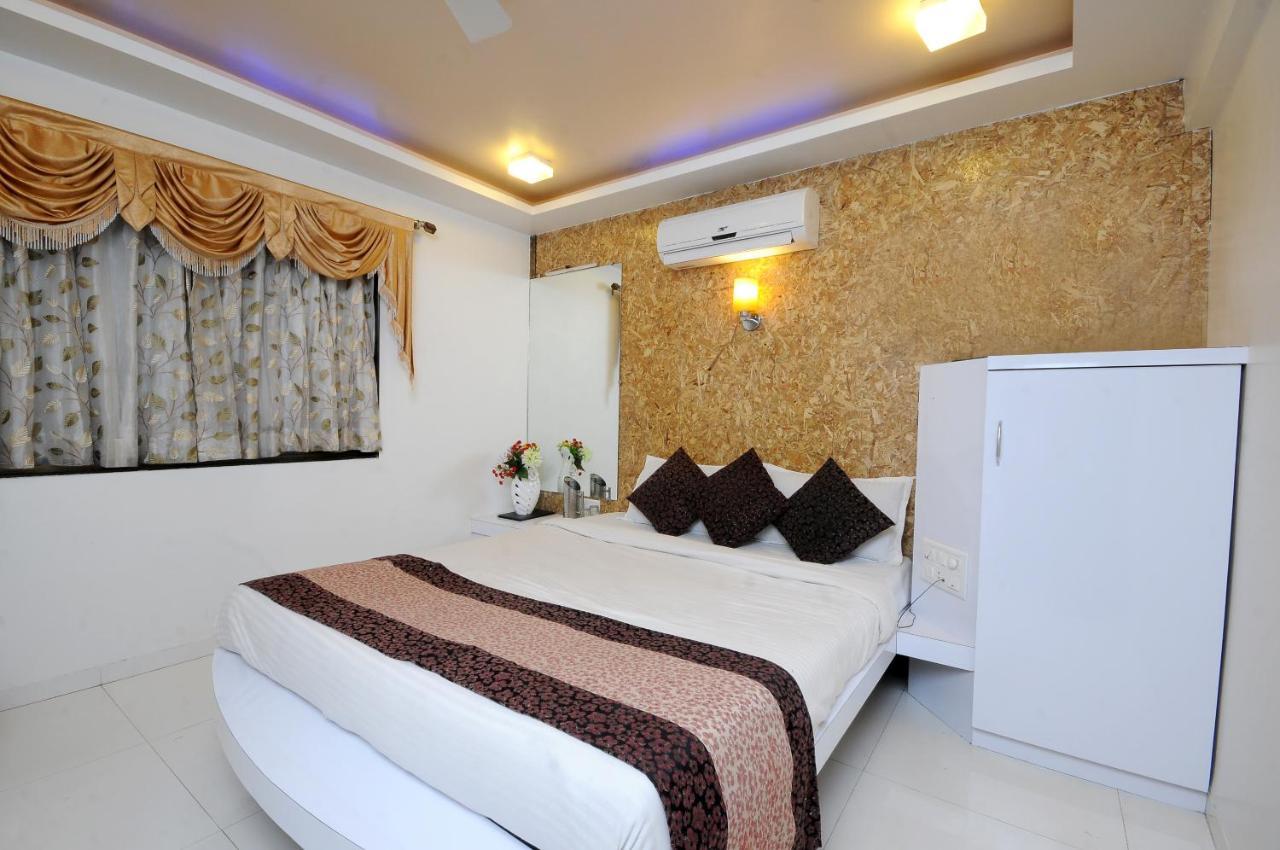 Hotel Vyankatesh & Pure Veg Restaurant Mahābaleshwar Екстериор снимка