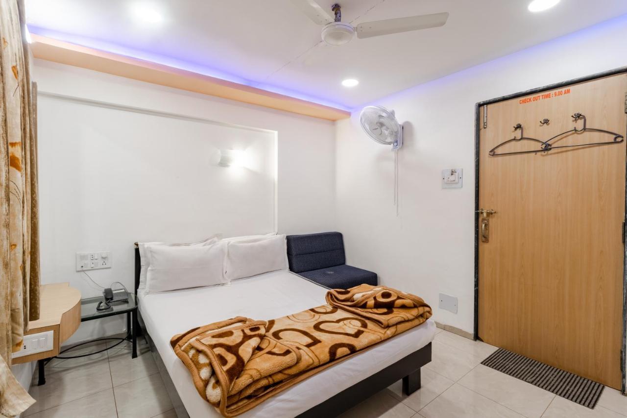 Hotel Vyankatesh & Pure Veg Restaurant Mahābaleshwar Екстериор снимка