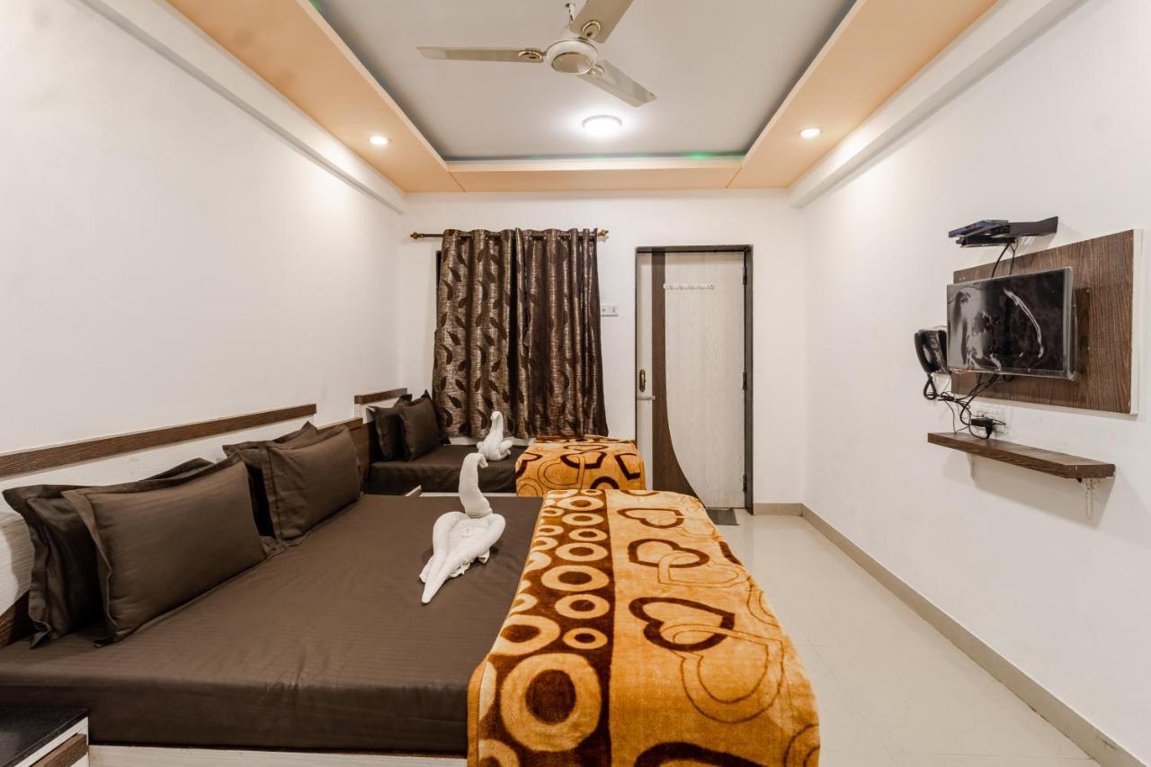 Hotel Vyankatesh & Pure Veg Restaurant Mahābaleshwar Екстериор снимка