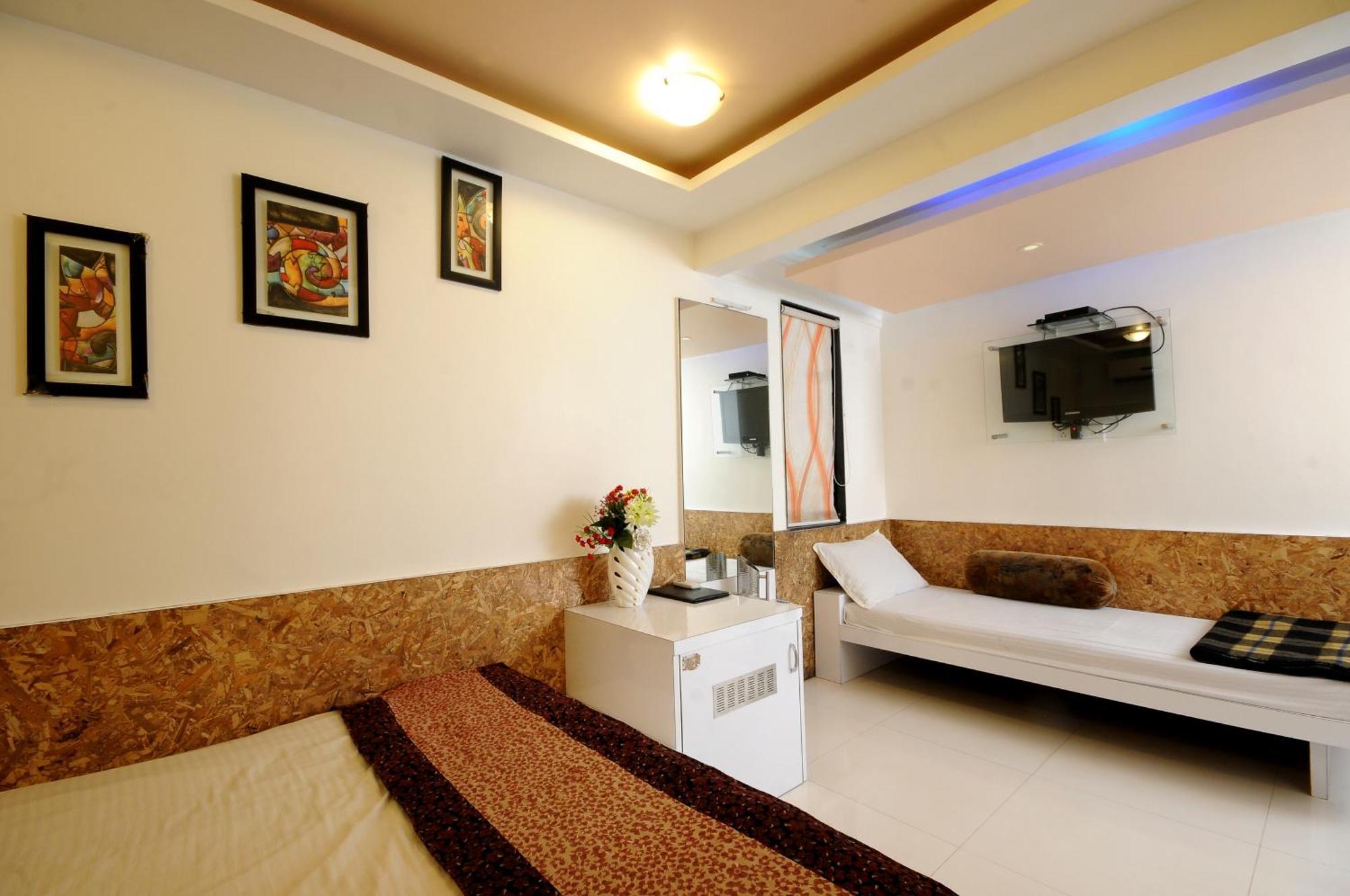 Hotel Vyankatesh & Pure Veg Restaurant Mahābaleshwar Екстериор снимка