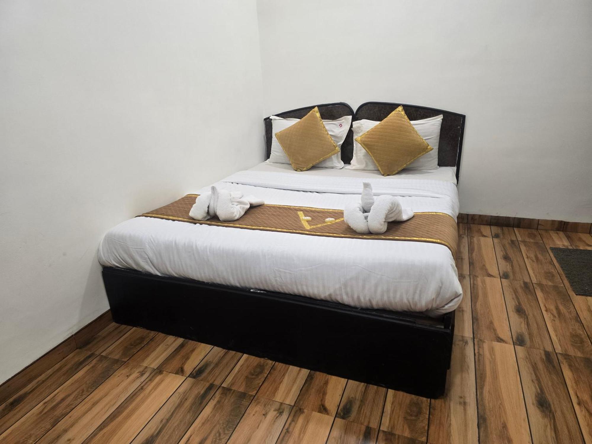 Hotel Vyankatesh & Pure Veg Restaurant Mahābaleshwar Екстериор снимка