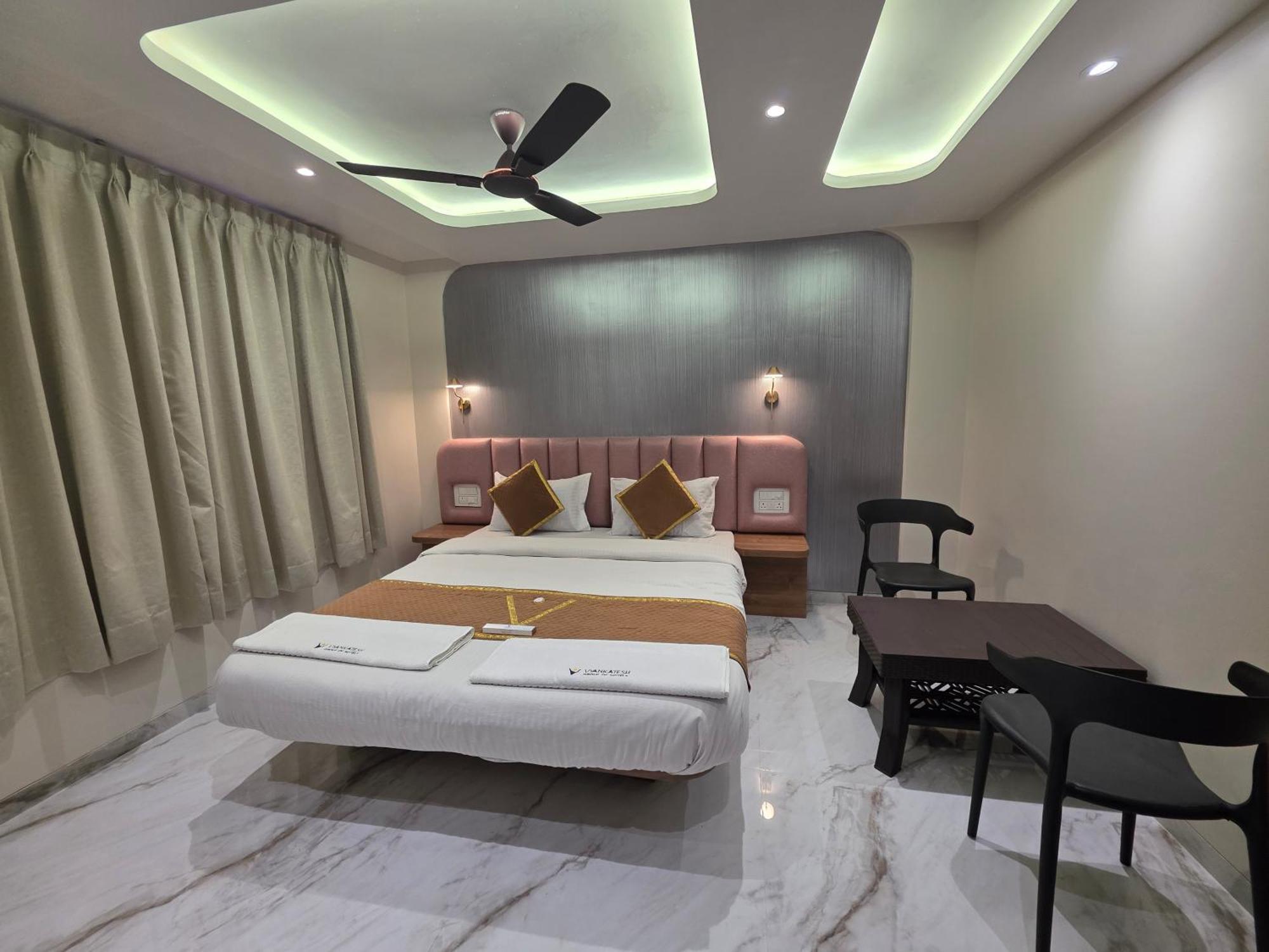 Hotel Vyankatesh & Pure Veg Restaurant Mahābaleshwar Екстериор снимка
