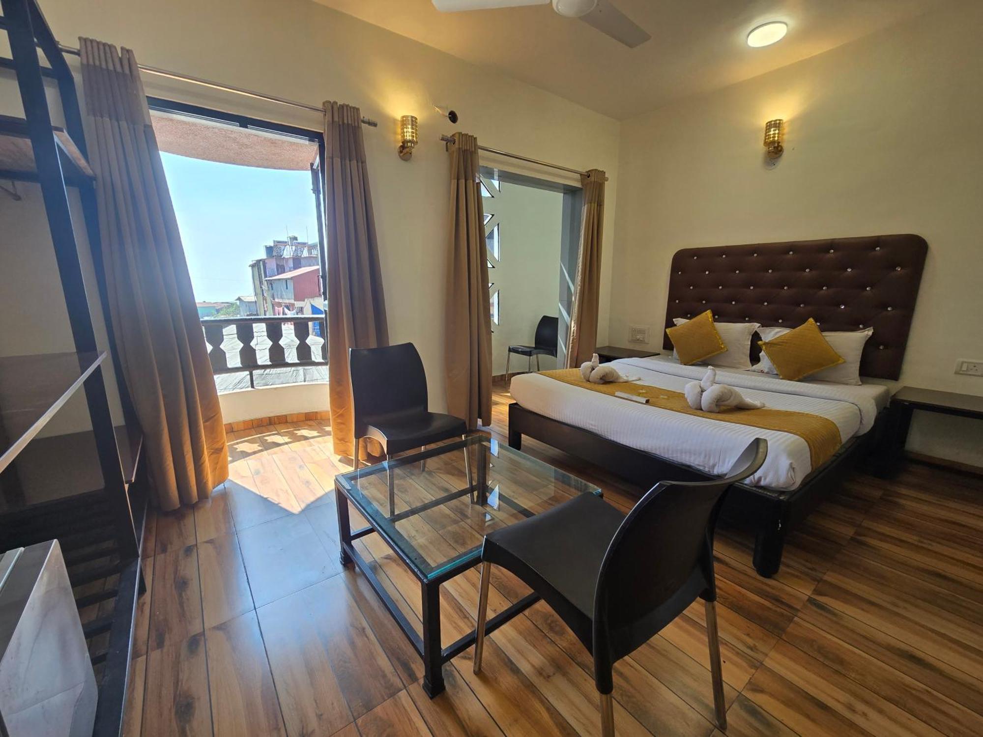 Hotel Vyankatesh & Pure Veg Restaurant Mahābaleshwar Екстериор снимка