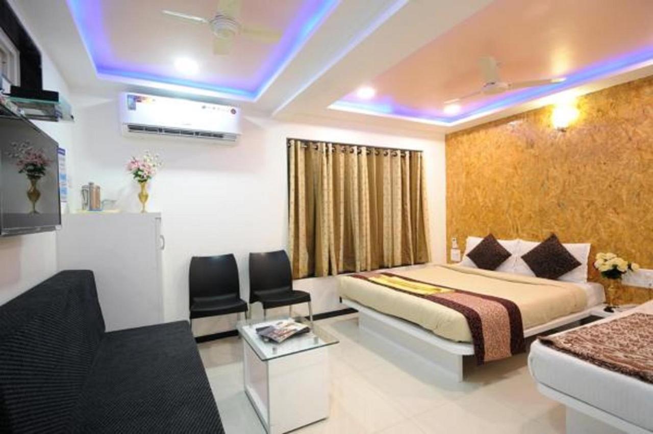 Hotel Vyankatesh & Pure Veg Restaurant Mahābaleshwar Екстериор снимка